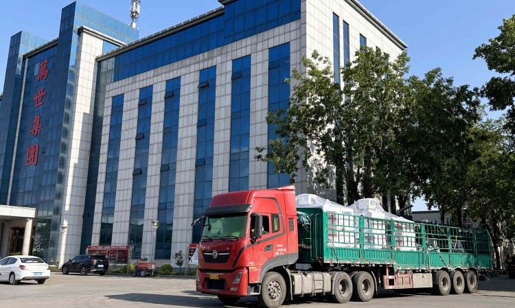 热烈庆祝山东万利客户定制款中国红系列圆锯机26台第一批今日发货